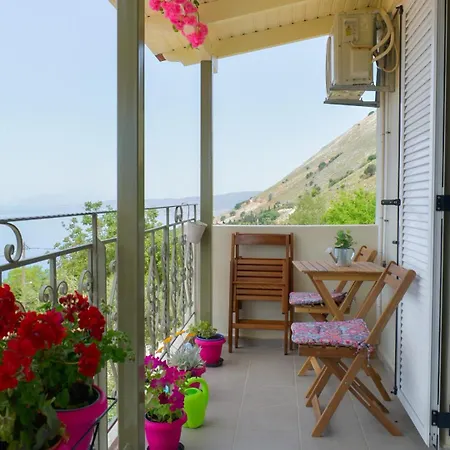 Nicol's View House Apartment *