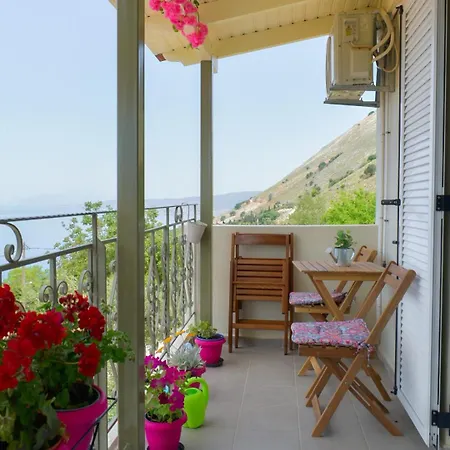 Nicol's View House Apartment *